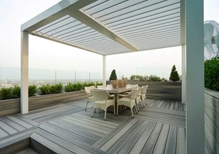 Slatted rooftop pergola for elevated urban dining